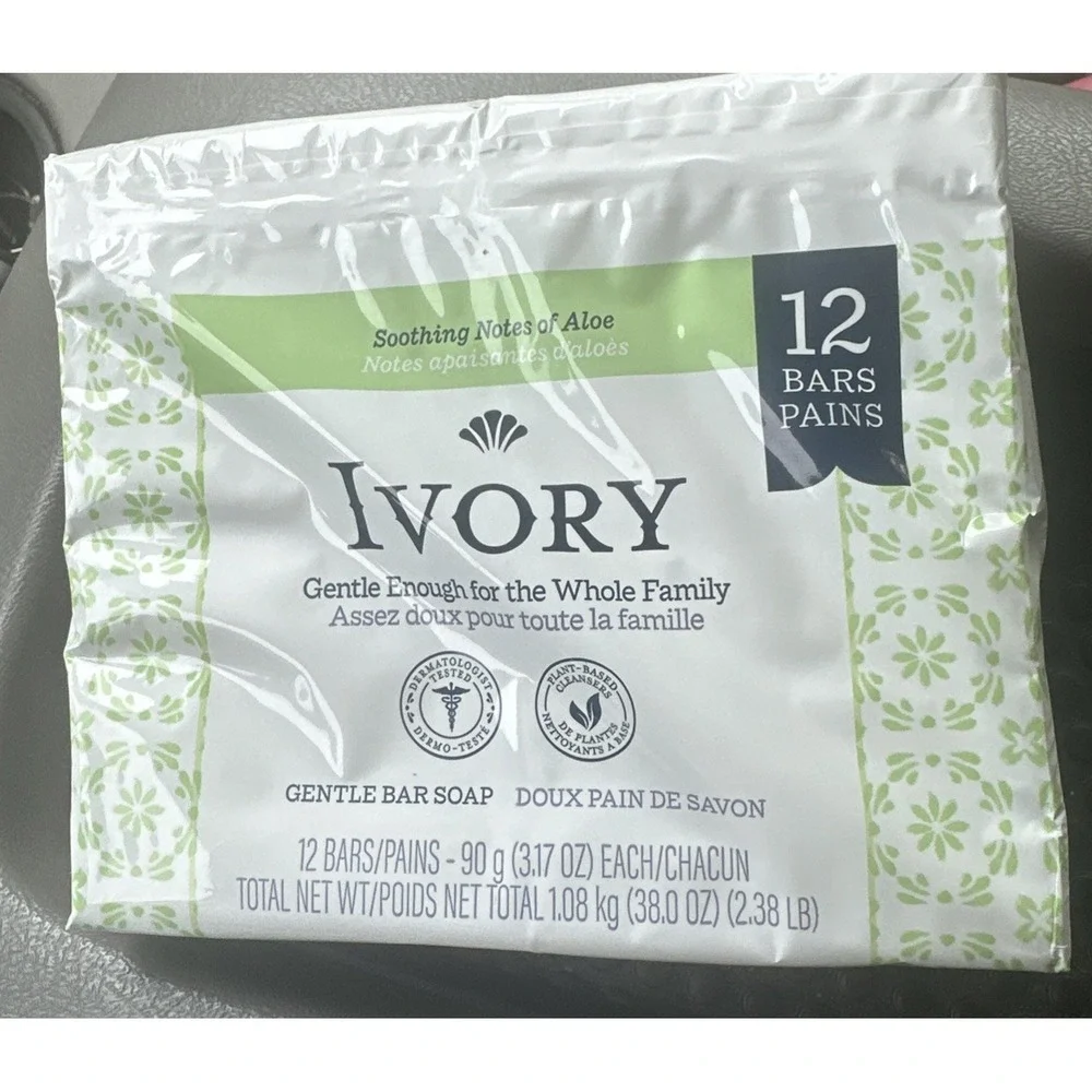 Ivory Soothing Notes Of Aloe 12 Bars Gentle Soap For Whole Family 38oz.